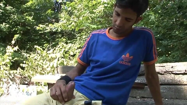 Spritzz: Trốn để wank