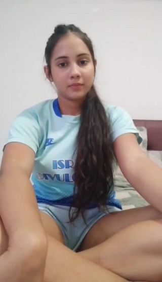 MehwishAly: Desi Girl Showing Her Body in Bedroom