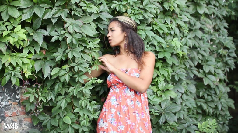 Watch4beauty: Exotic Babe