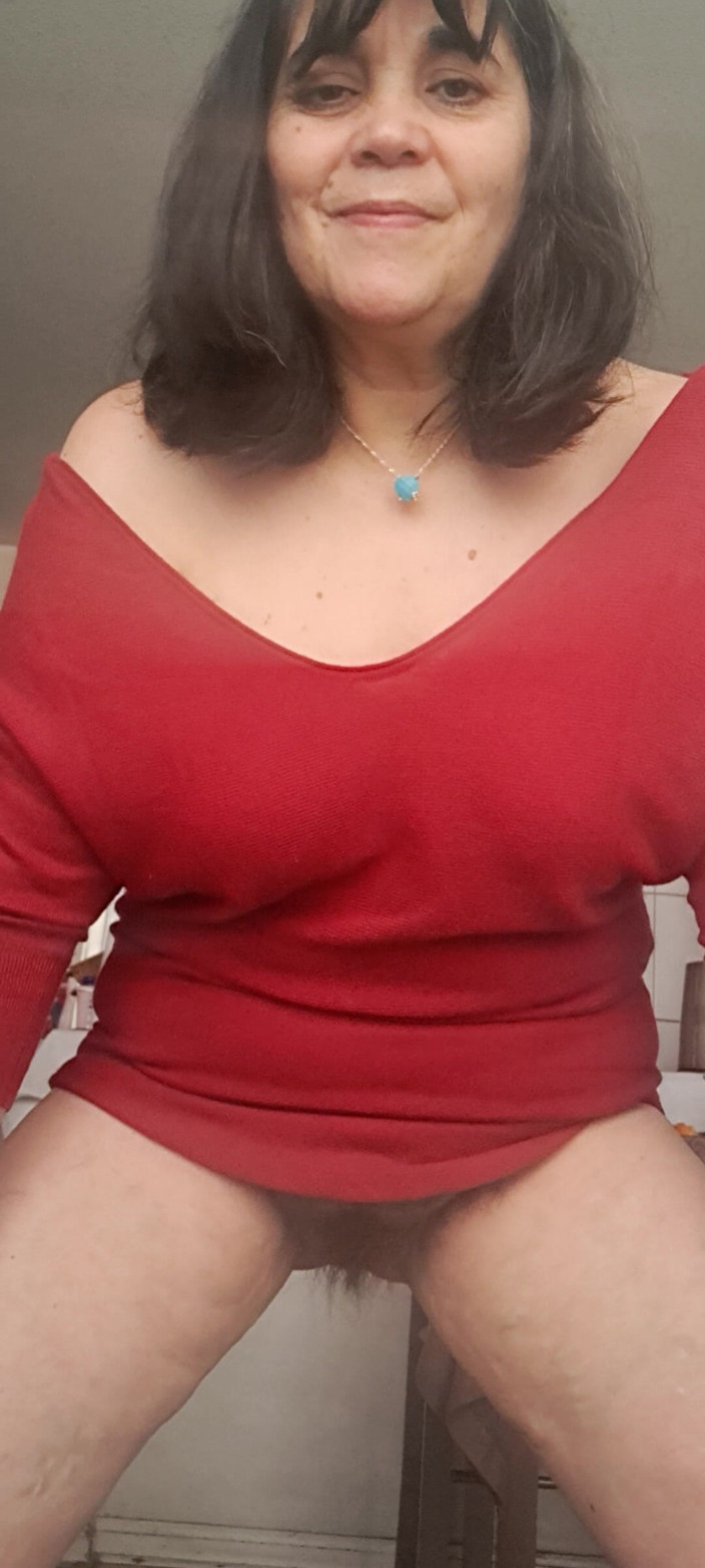Mommy big hairy pussy: Stepmom Touching Her Pussy