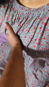 Madrasta me convidou para seu quarto depois que me pegou assistindo ela