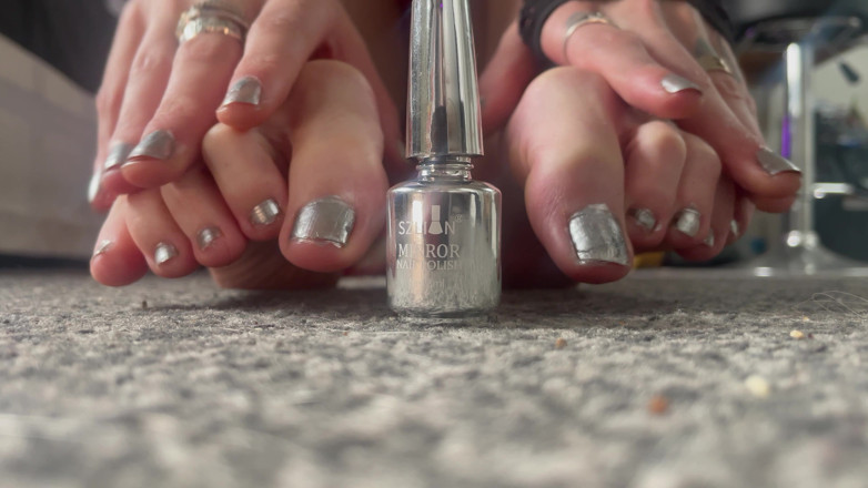 Glitterqueen1999: Painting My Long Toenails Silver and Fingernails