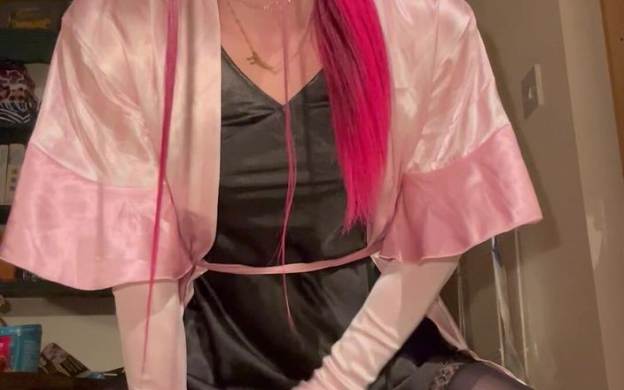 Jessica silk: Jess Silk cưỡi cu giả