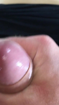 Handjob sensual. Crot di toket. pov