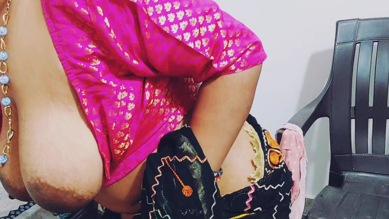 Desi Pari Bhabhi: Indian Step Mom and Step Son Ka Illegitimate Wala Pyar...