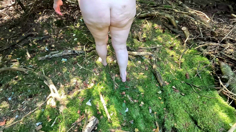 Bouncy Tits Action: Spogliati voglio frusting la tua figa