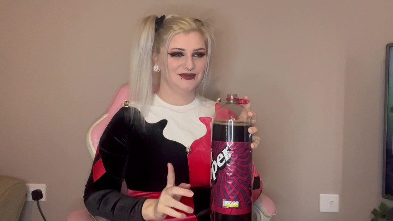 EeveeXo: Probeer Harley Quinn Cosplay niet uit te dagen