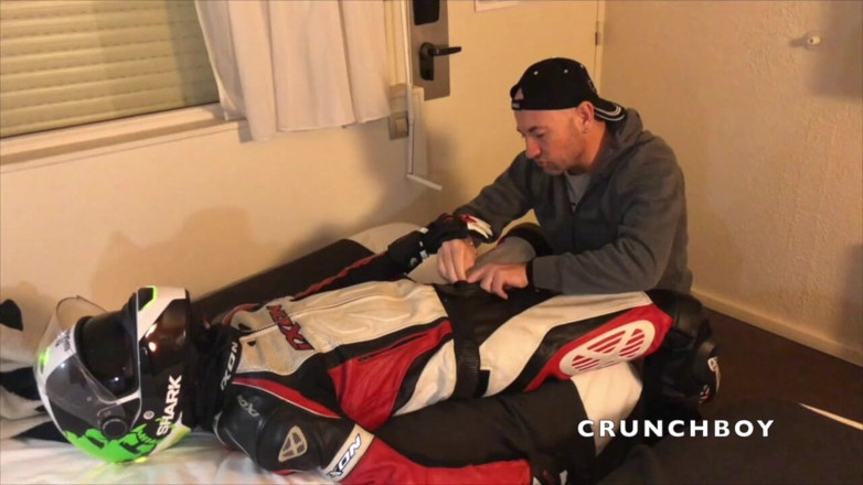 Sex humiliation with french lads: ホテルでノンケバイク乗りとセックスの屈辱