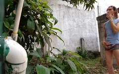 Garip bir adam garip bir yerde mastürbasyon yapıyor: raba erre