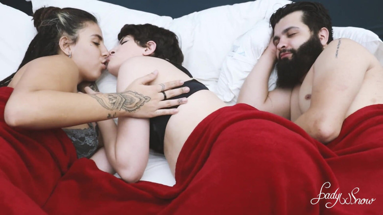 Lady Snow Brasil: Fucking the Ass of Two Little Whores in Threesome