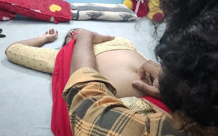 Vaishnavysharunraj: 红色半纱丽肚脐舔浪漫