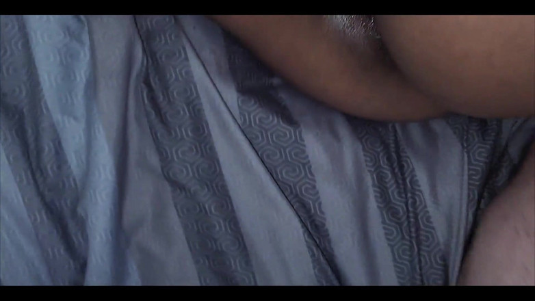 Anny Kitty: 我的继妹被她的出轨男友抛弃了。现在她单身了，怀孕了，通过让我 ejac 来寻求安慰