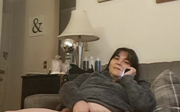 Mommy big hairy pussy: 携帯電話の通話がMILFに自慰行為を引き起こす