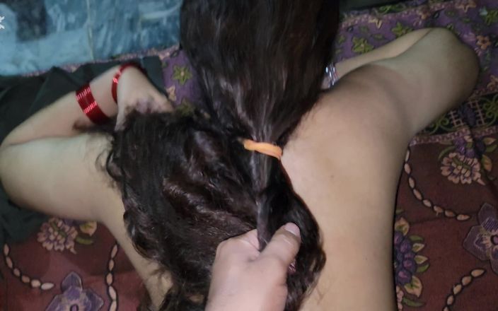 House 3: Une Indienne se fait baiser en levrette bien comme il...