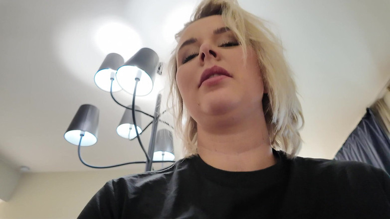 Qombol: Fucking Big Ass Busty Step Mom