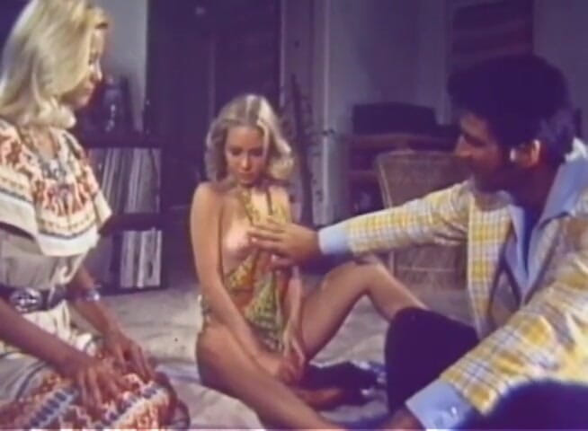 Vintage Usa: Blonde seksi vintaj menjilat pepek bertiga, mengongkek pepek, menghisap zakar...