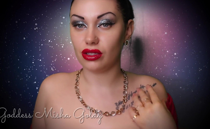 Goddess Misha Goldy: Şehvetli kırmızı dudaklarım erkek arkadaşımın yarağı üzerinde iyi hissettiriyor, ama senin...