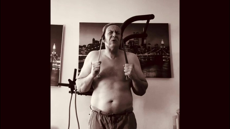 Alex Art: 壮汉训练后手淫