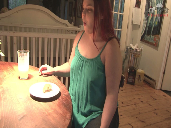 SophiaSylvan: Commanded to Quadruple Inflate (2016)