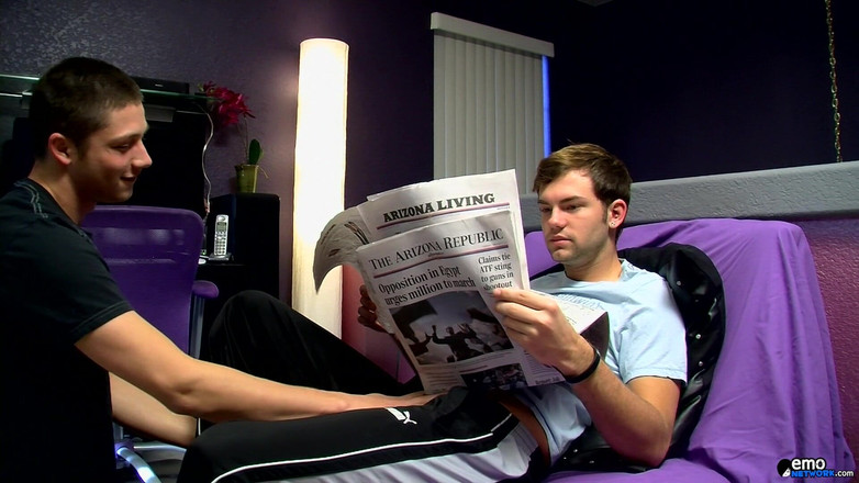 Homo Emo: Cowok ini dientot habis-habisan sampai lubang pantatnya menganga lebar!