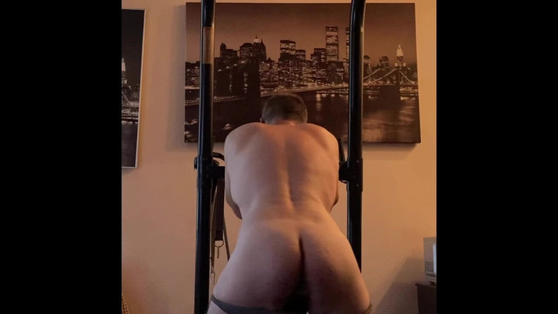 Alex Igogo: Çalışmak ve mastürbasyon