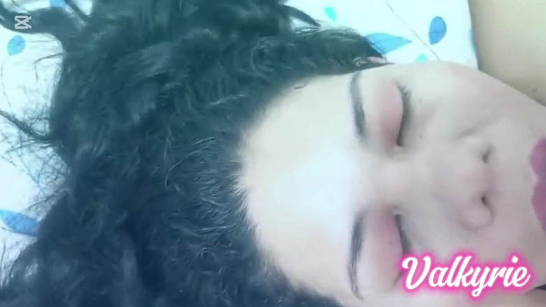 Valkyrieandluigy: Yakın çekim oral seks derin gırtlak