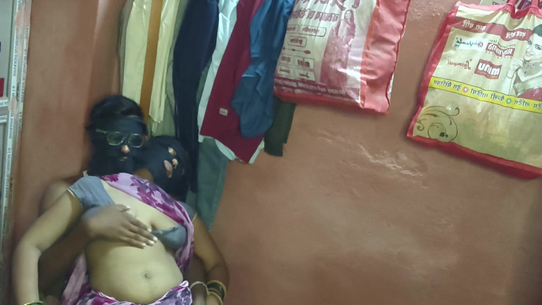 Nehatop123: India esposa haband cuarto y folla su coño cuando su...