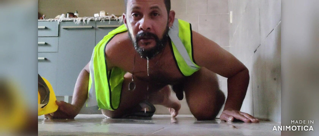 Stink HairyMale: Ванна з сечею 1