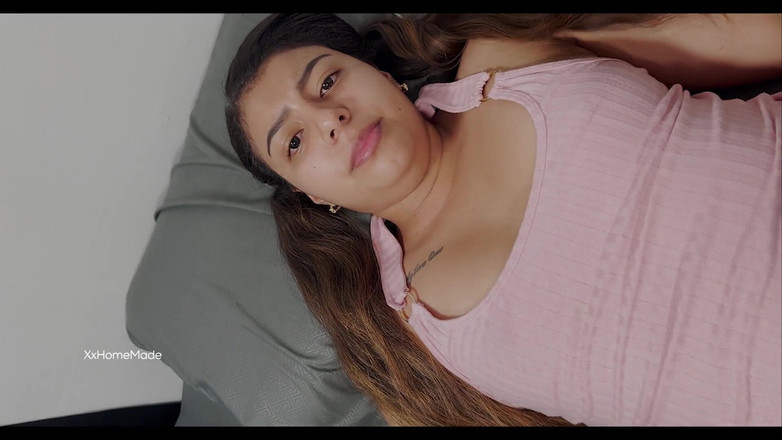 XxHomeMade: Shh, jangan menjerit! - Abang tiri mengongkek adik tirinya semasa mereka...