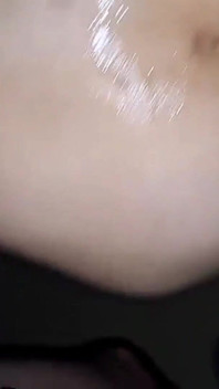Cuckold để vợ lộ mông trên cửa sổ xe cho người lạ ở nơi công cộng!