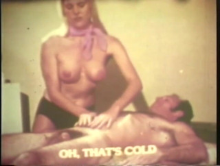 Vintage Usa: 一个性感的老式荡妇骑乘一个巨大的坚硬鸡巴