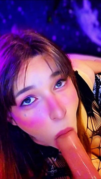 Beautifull Trans Girl Loves to Suck Big Cocks