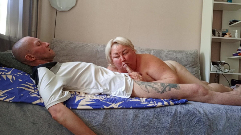 Zona901: मैं मुझे लंड चुसाई देने के लिए अपनी हस्तमैथुन करने वाली सौतेली मम्मी के पास आया