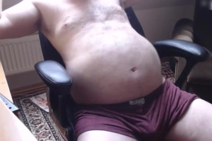 Mpreg roleplay: Mpreg2 weeën en buikbewegingen