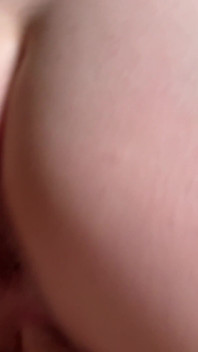 Tiefe penetration im bett mit der eigenen stiefmutter