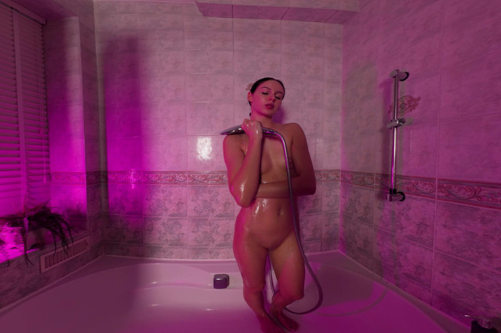 VR Bananas: Minyak pada kulitku terasa sangat enak