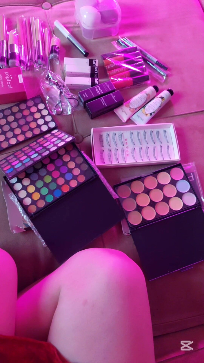 Kitty_Cross: Min första sminkhandledning Glam börjar med Kitty Cross!