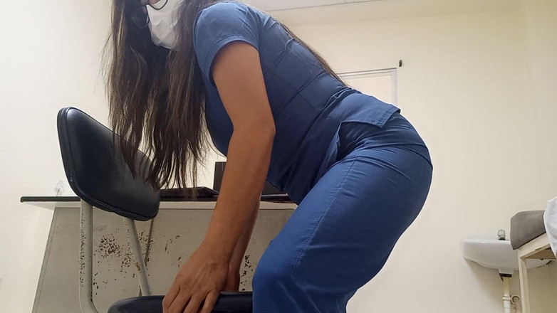 Martin13: Wyłączny!! Gorąca pielęgniarka masturbuje się w biurze w pracy, ta...