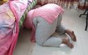 Aria Mia: Une belle-mère se coince sous le lit en faisant le...