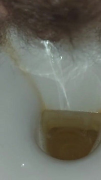 Pissing Housewife