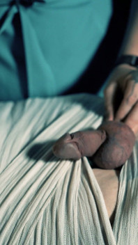Mumificată și încărcată: Privarea senzorială Electro CBT