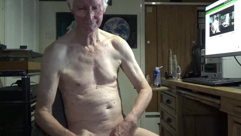 bigears: Chơi hậu môn và xuất tinh mới nhất