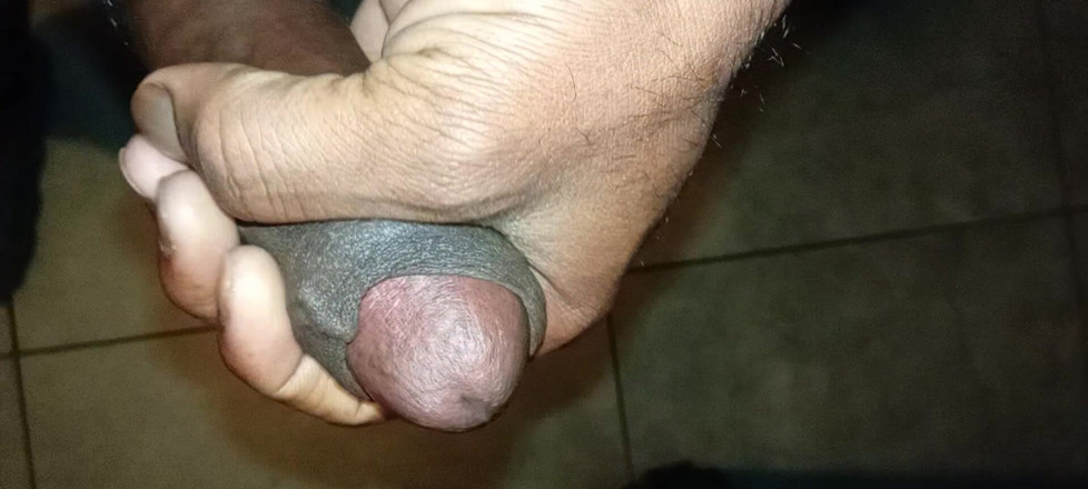 Kejken87: Mit Hand im Badezimmer entspannen