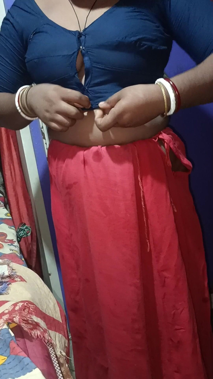 Monika Bhabhi: 印度性感人妻热辣视频