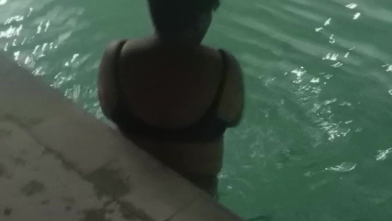 Sofixxx: Zapraszam mamuśki, które spotkałem na hotelowym basenie do mojego pokoju