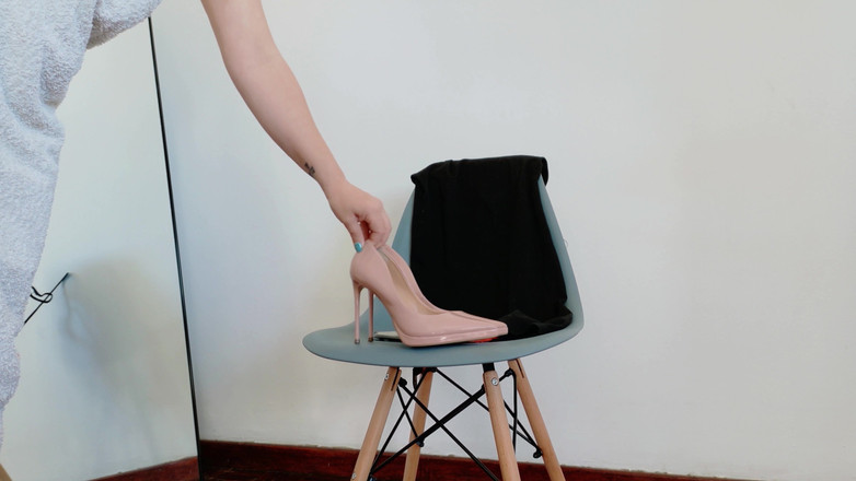 Kinky Lyrical: Highheel Asmr - Point Stilettos