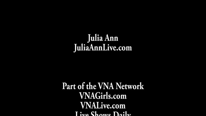 Julia Ann: ของเล่นแก้วของ Julia