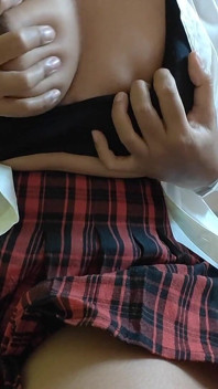 Mahasiwi hot lagi asik pamer tubuh bahenolnya