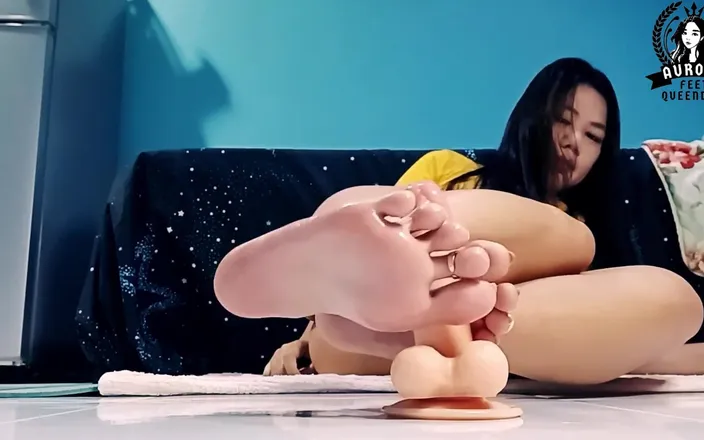 Queen Aurora: Smelly Feet Footjob by Asian Teen
