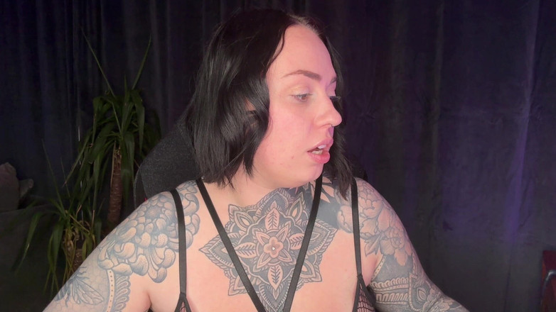 Miss Valentina: 热门名单幻想